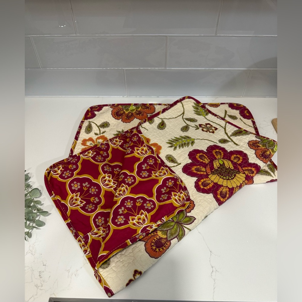 SET OF TWO 100% COTTON Cynthia Rowley FLORAL PATTERN SHAMS Multi Color 21"x 27"